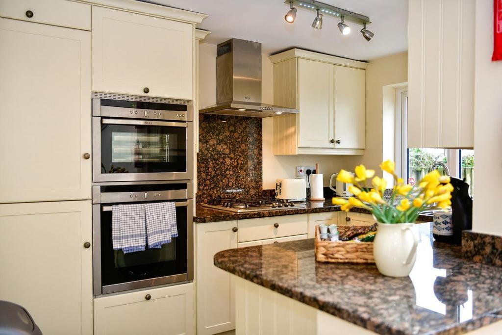 Just Stay Wales - Castle Square Cottage, Mumbles Exteriér fotografie